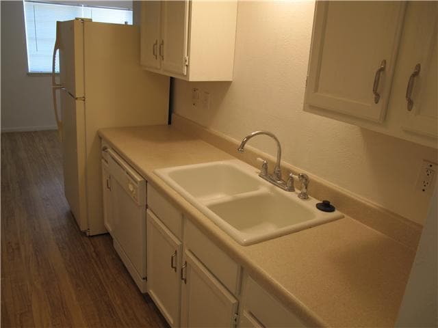 Photo - 8418 Briarwood Ln