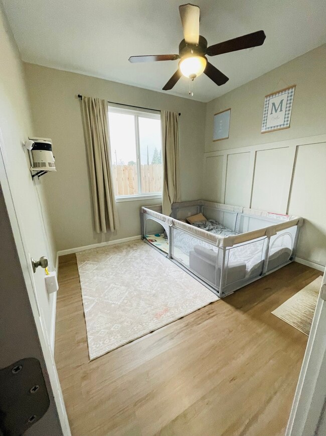 Photo - 2554 Valhalla Pl