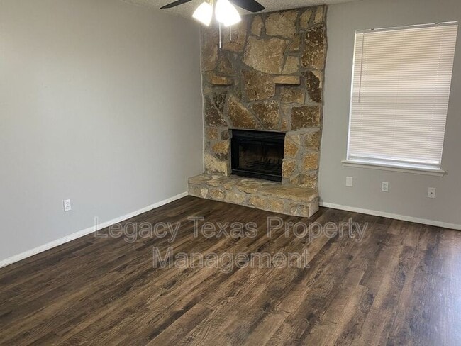 Building Photo - 1503 Nolan River Rd