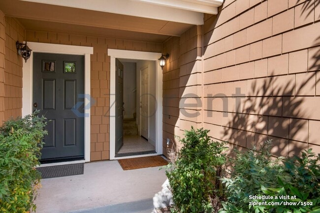 Photo - 400 Live Oak Way