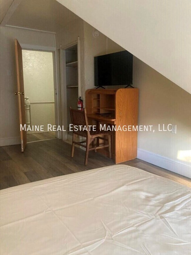 Photo - 133 Essex St Unidad 13