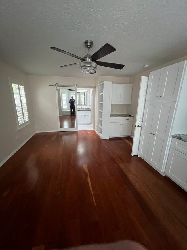 Photo - Executive Rental