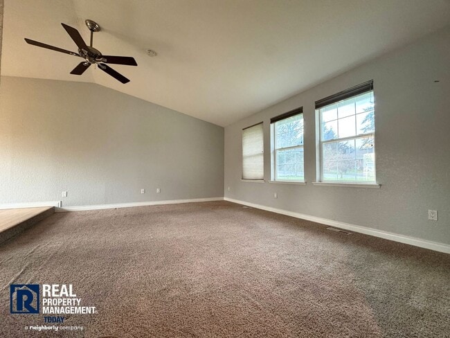 Photo - Charming 3-Bedroom Home with Fenced Yard & 2-Car Garage Near Downtown Puyallup!!