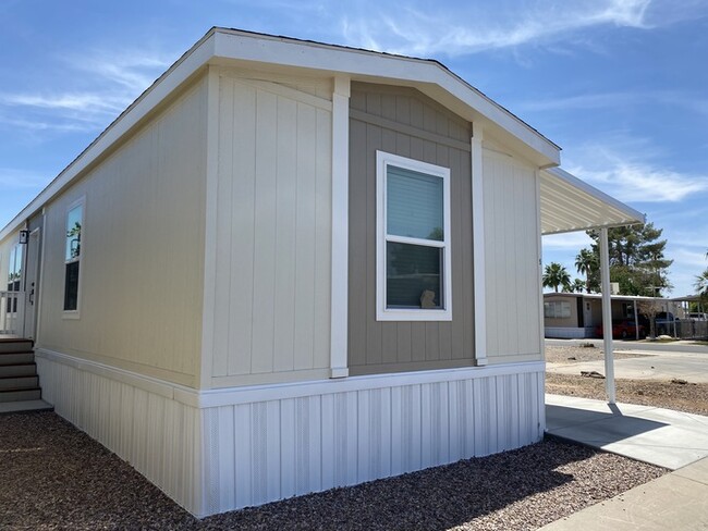 Photo - 2060 N Center St