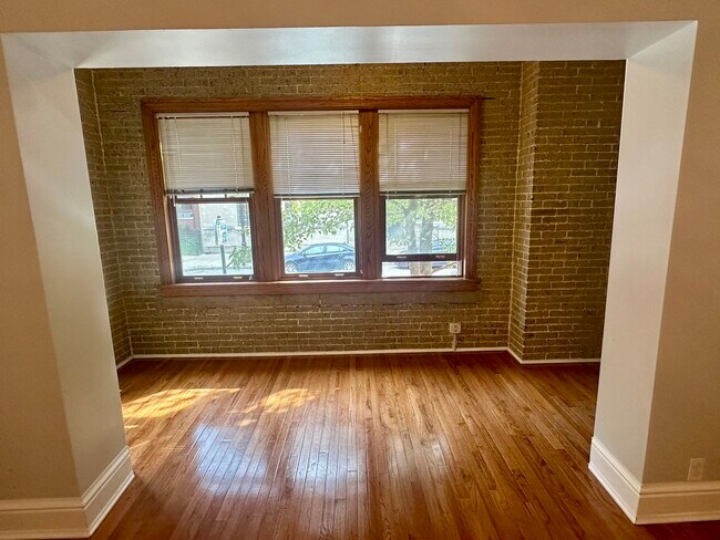 Photo - 5606 N Kenmore Ave Unit 1