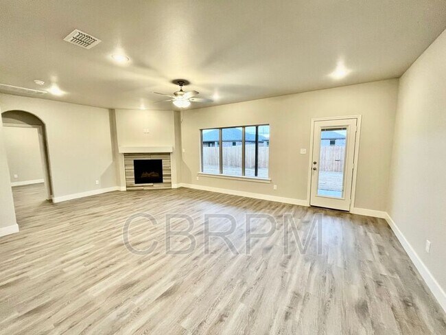 Photo - 7805 96th St