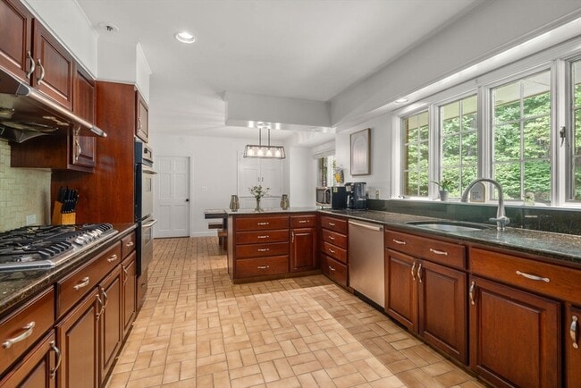 Photo - 62 Mill St
