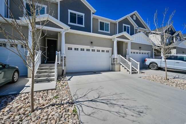 1729 N 3720 W