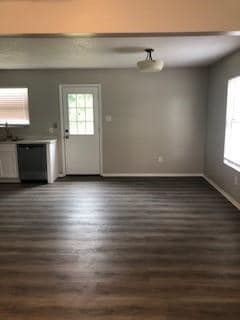 Photo - 909 Dawes Rd