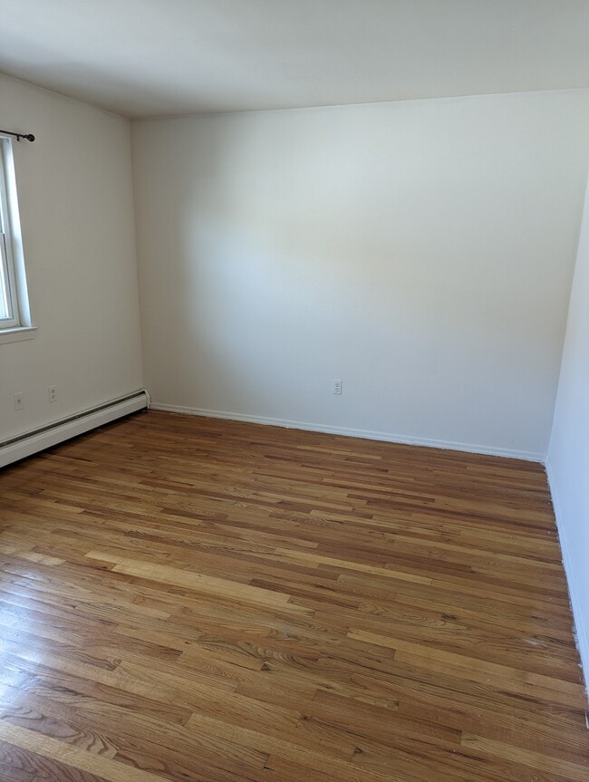 Dormitorio - 1775/mes - 3er piso - Rosewood Gardens