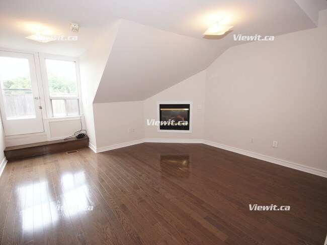 Photo - 63 Winchester St Unité 4