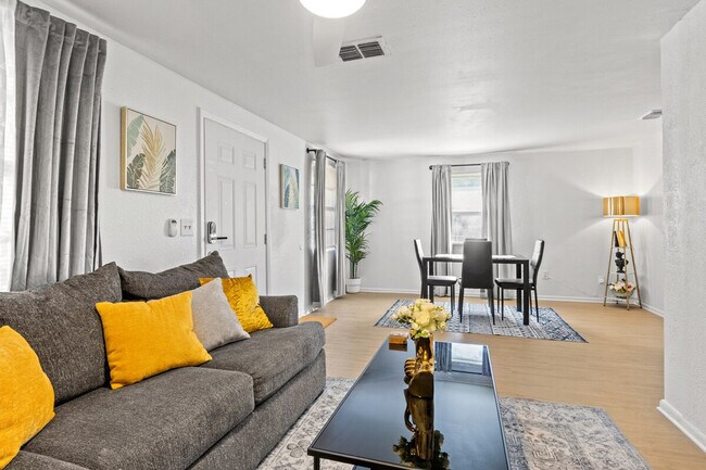 Photo - 3906 E Powhatan Ave Unidad ID1343015P