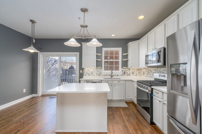 Photo - 3212 Toone St