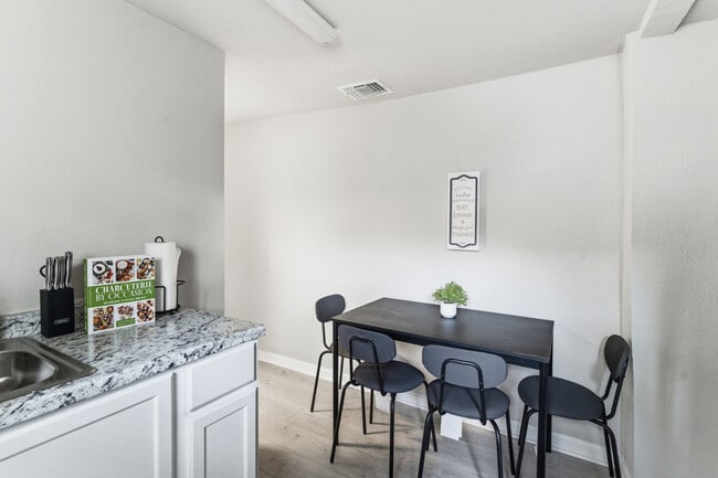 Photo - 314 W Cevallos Unidad ID1363388P