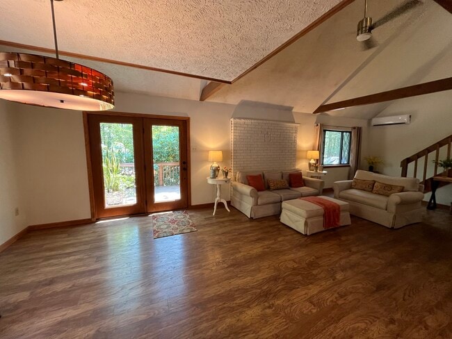 Photo - 161 Piney Woods Dr