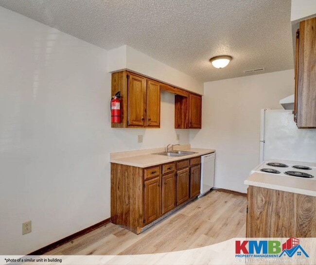 Photo - 953 Boston Way