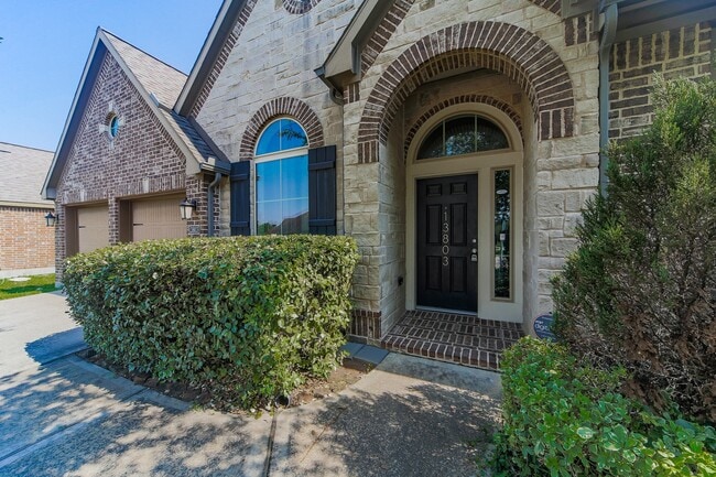 Photo - 13803 Royal Ridge Dr