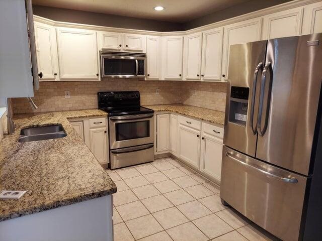 Photo - 512 Newbury Way