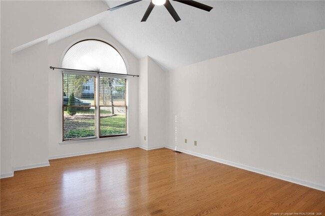 Photo - 160 Carolina Way