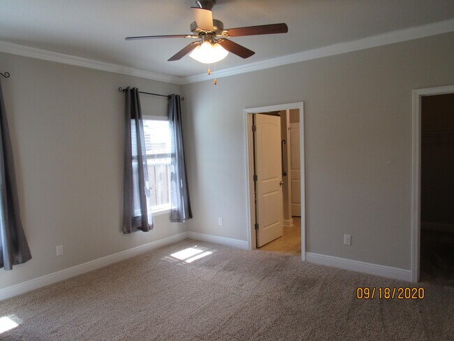 Photo - 173 Whitman Way