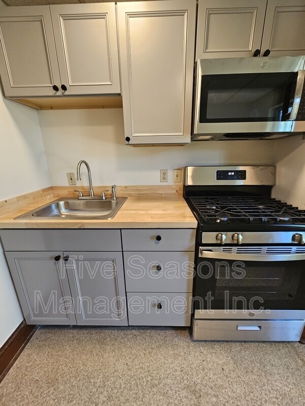 465-467 Colchester Avenue - 2