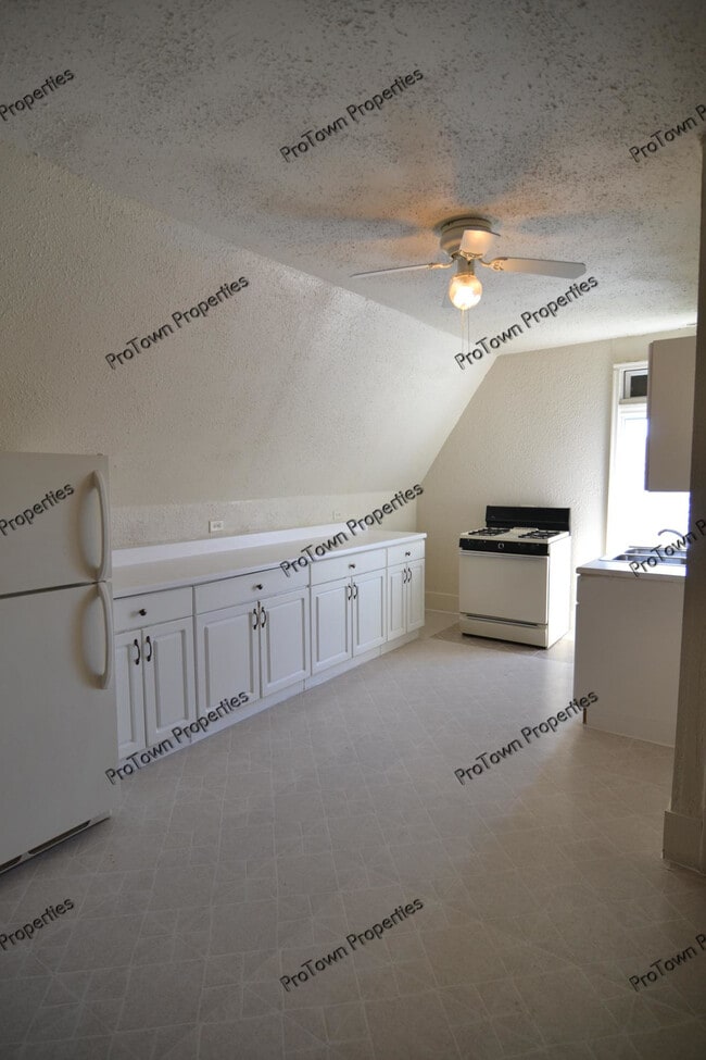 Photo - 7 S Broadway St Unit 2