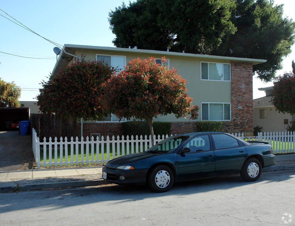 611 Bryan Avenue - 611 Bryan Avenue