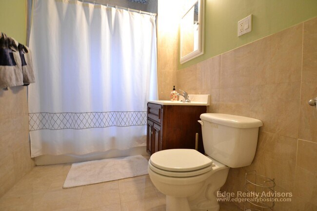 Photo - 68 Etna St Unidad 2