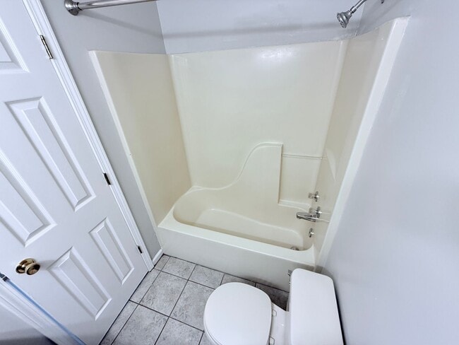 Photo - 1001 Creekside Pl