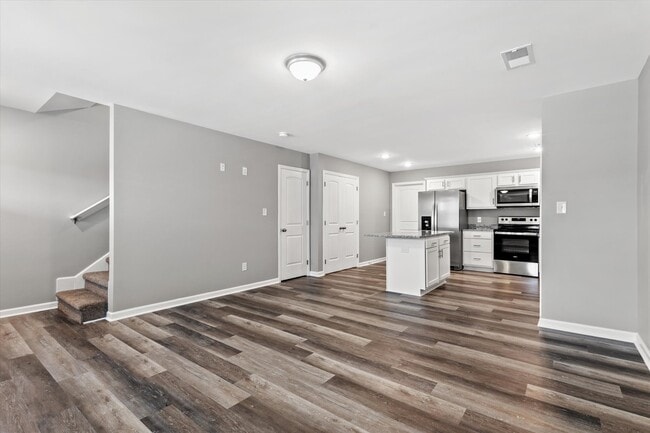 Photo - 2015 Dolly Dr