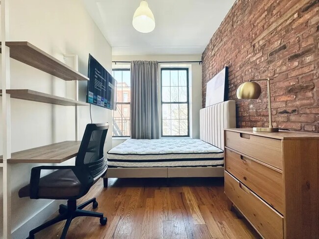 Building Photo - Furnished room/NOT APARTMENT Unit 3FL