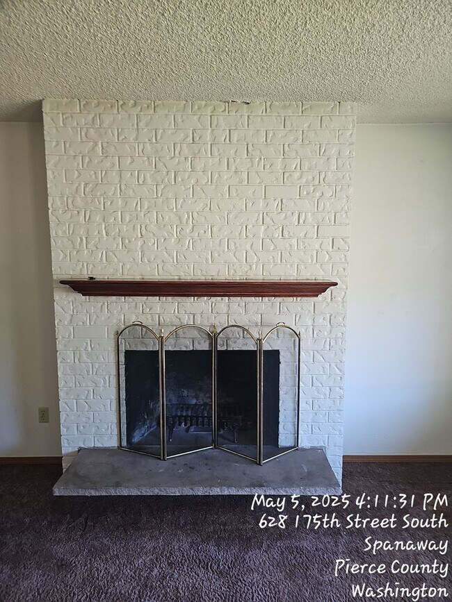 Photo - Spanaway rambler home - 3 bedrooms 1 bath, Plus bonus room - 15 min from back gate Lewis/McCord! ...