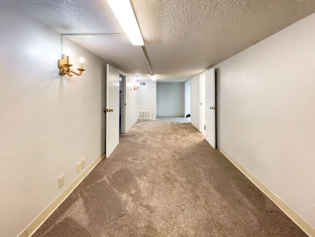 Photo - Short walk to Ball State! Unit 106-E