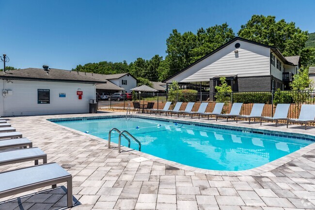 Building Photo - Views at Signal Mountain Rental