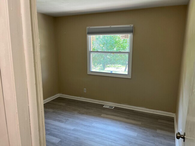 220-226 S Smithville Rd