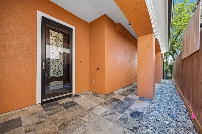 Photo - 709 Herkimer St