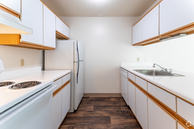 2 BR, 1 BA - 960 SF, Deluxe