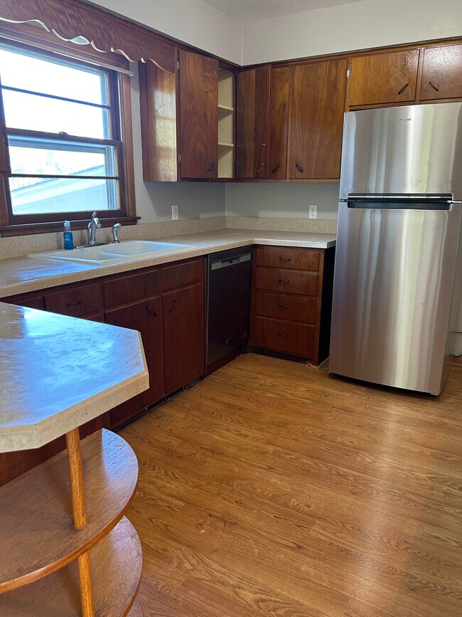 Photo - 520 30th Ave N