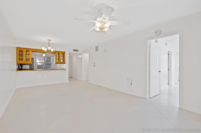 Building Photo - 1105 Bahama Bend Unit A1