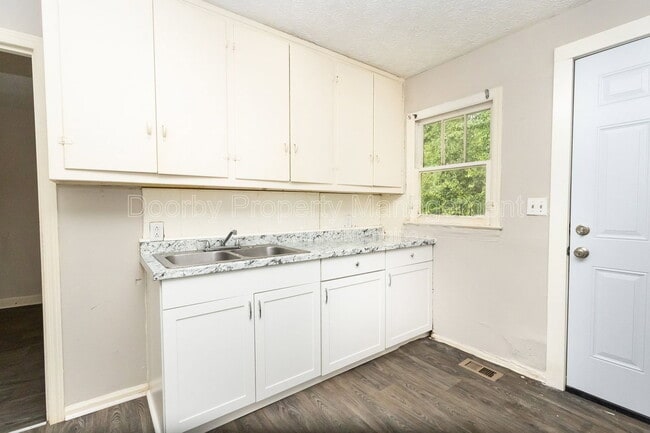 Photo - 1023 Holland Johnson Rd