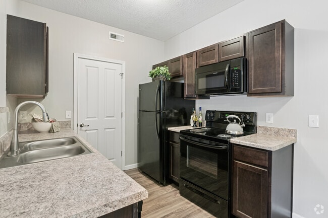 2BR, 2BA - 960SF - Kitchen