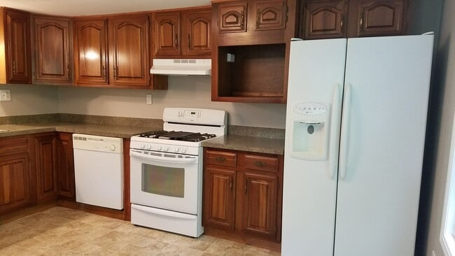 Photo - Apartment Available in Village of Liverpool Unit 414 Fourth Street
