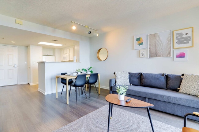 Photo - 901 N Pollard St Unidad FL13-ID1022362P