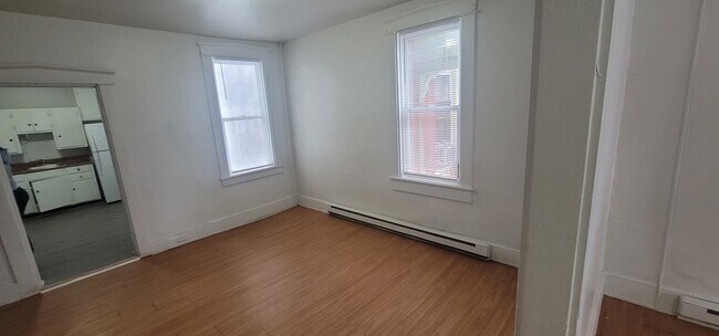 Photo - 438 E Strawberry St