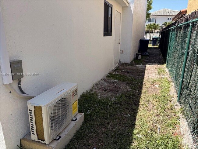 Photo - 16536 SW 54th St Unit 1