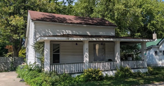 Building Photo - 4 bed 1 bath