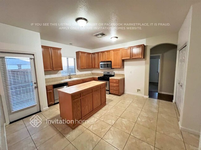 Photo - 5548 Seedling Way