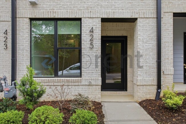 Photo - 425 S Walker St