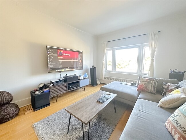 Photo - 521 Beacon St Unidad 3E