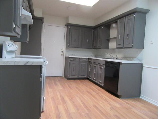 Photo - 808 Woodway Ln